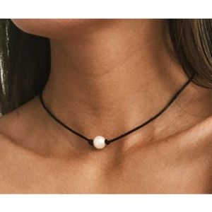 White Pearl Bead choker